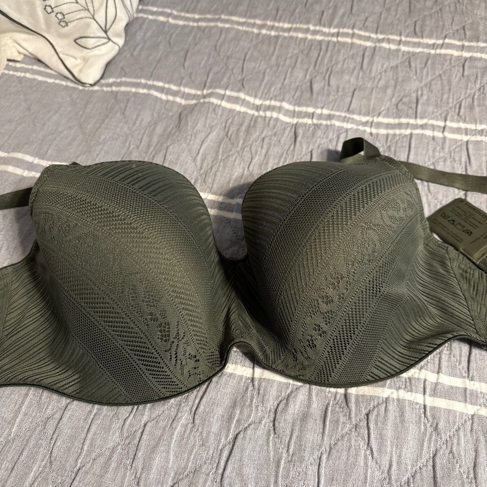 Lace underwire bra